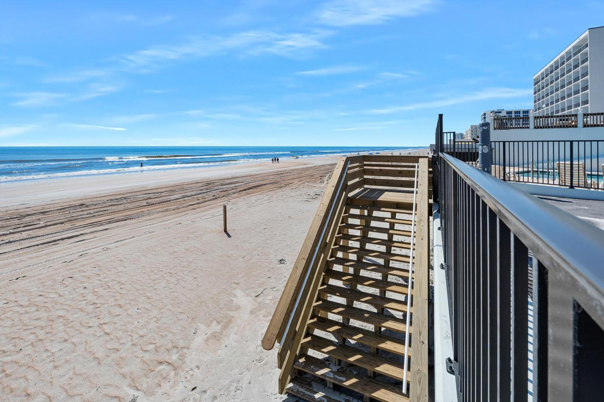 Oceanfront Daytona Beach Condo With Beach Views! Bagian luar foto